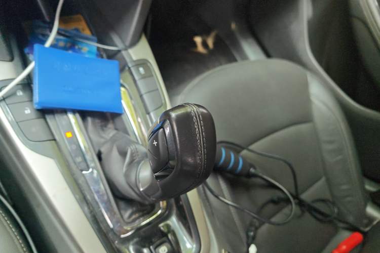 Used Chevrolet Malibu 2016 2.0L Automatic Luxury Edition Gear Lever