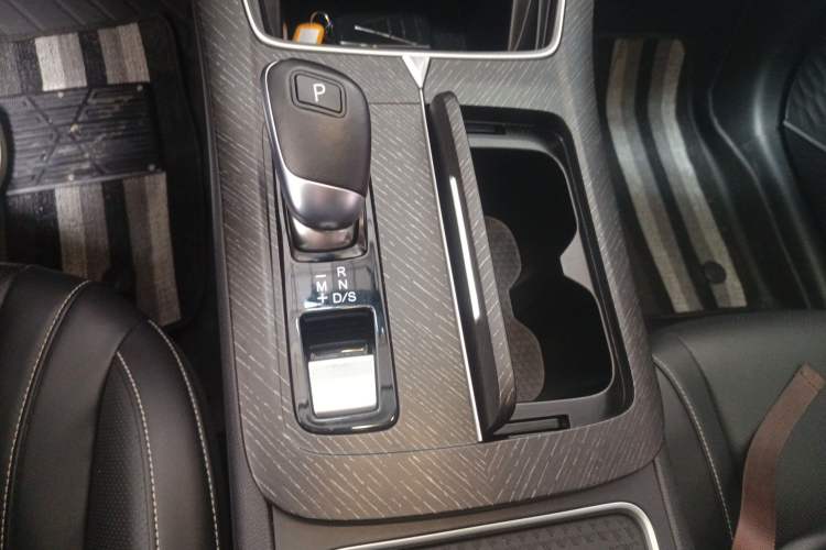 Used Venucia V 2023 260T Idol Edition Pro Gear Lever