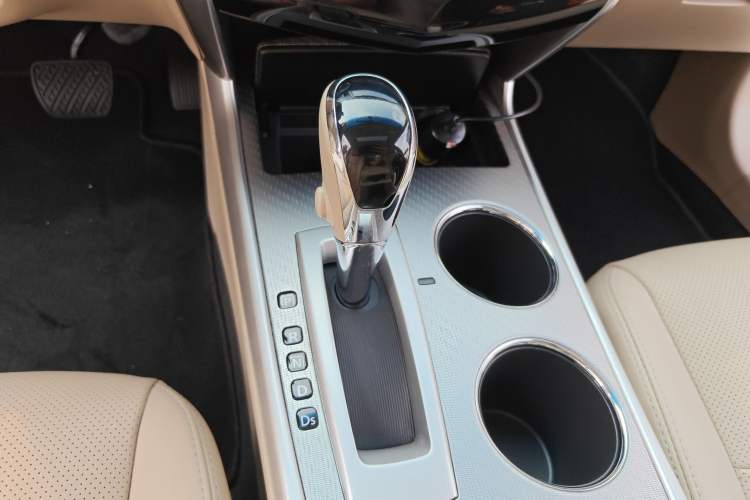 Used Nissan Teana 2016 Revised Version 2.0L XL Comfort Edition Gear Lever