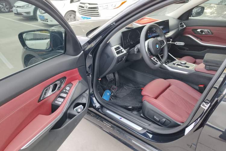 Used BMW 3 Series 2025 325Li M Sport Package Driver Seat