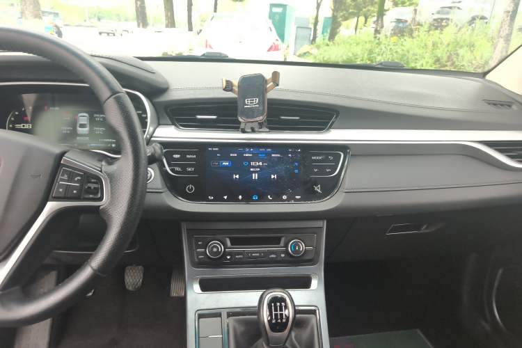 Used Geely Auto Emgrand 2018 1.5L Manual Upward Connect Edition Audio And AC Panel