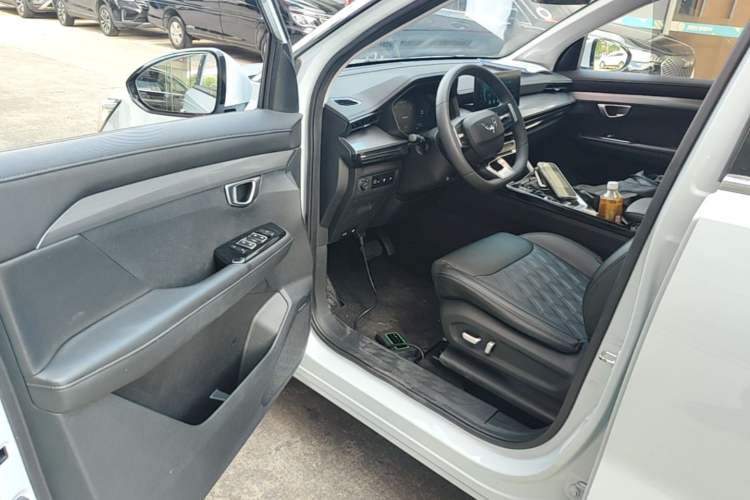 Used Wuling Asta 2022 2.0L DHT Electric-Speed Version