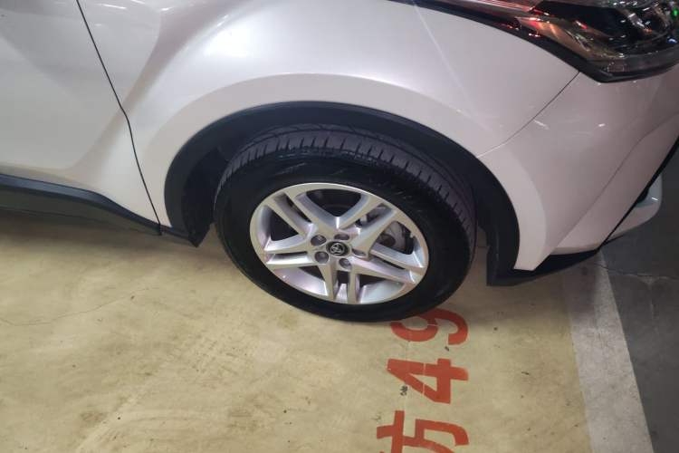 Used Toyota C-HR 2022 2.0L Leading Edition Right Front Wheel Hub