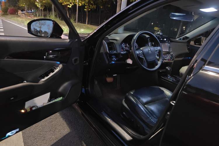 Used Toyota Crown 2015 2.5L Smart Edition
