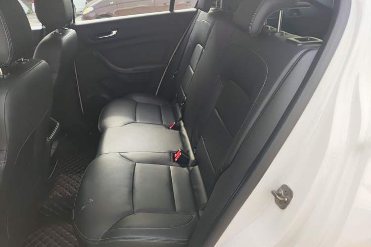 Used Qoros 5 2018 Revised Version 1.6T Automatic Leading Edition Left Rear Seat