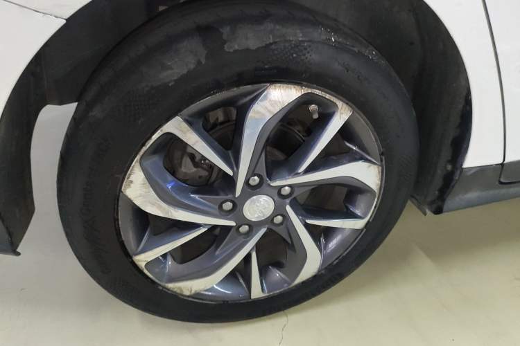 Used Buick Velite 6 2019 Connected Fashion Model
