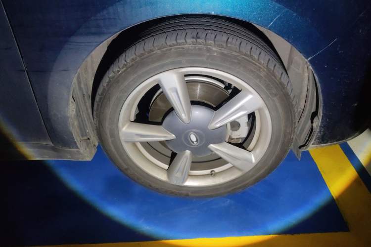 Used ORA Good Cat 2023 401 km Standard Range Prestige Version Lithium Iron Phosphate Right Front Wheel Hub