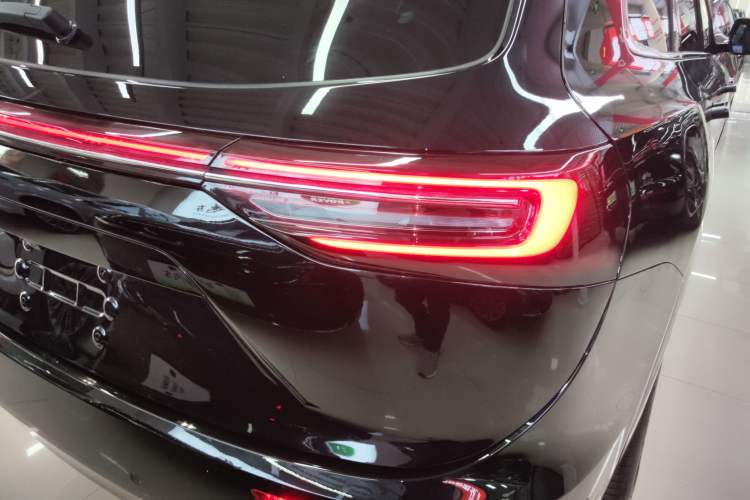 Used Hima AITO M7 2024 1.5T Intelligent Driving Rear-Drive Pro Version 6 Seats Right Rear Taillight