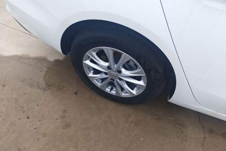 Used Roewe i5 2026 Model 1.5L CVT Luxury Version