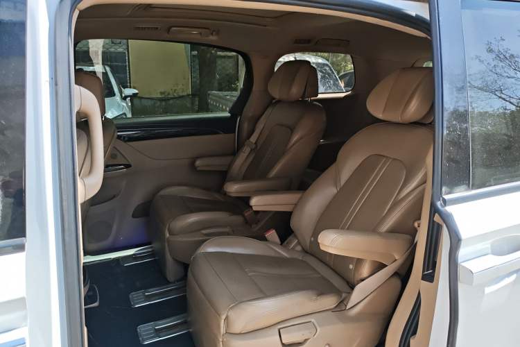 Used Buick GL8 2017 ES 28T Luxury Model China V Standard Left Rear Seat