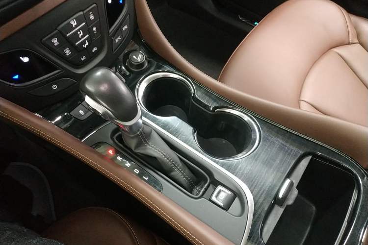 Used Buick Envision 2018 28T Four-Wheel Drive Luxury Model
