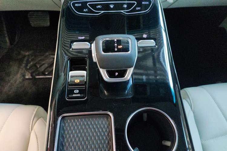 Used FORTHING Xinghai V9 2024 1.5TD 200km Chinese Knot Series Luxury Version