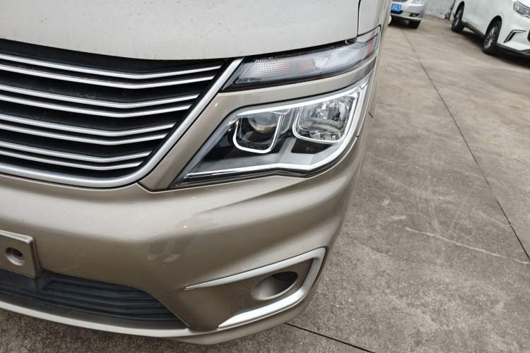 Used FORTHING Lingzhi 2022 M5L 1.6L Utility Model 7 Seats
