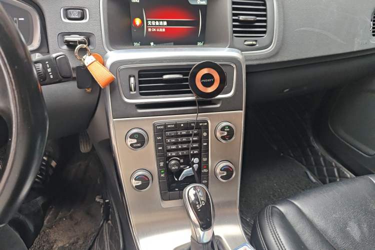 Used Volvo S60 2016 S60L T3 Smart Drive Edition Audio And AC Panel