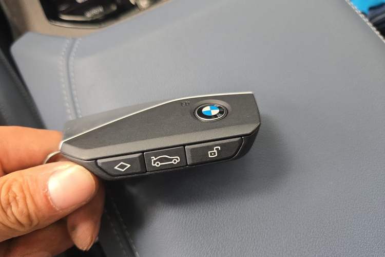 Used BMW X3 2025 xDrive30L Luxury Edition M Sport Package Vehicle Key