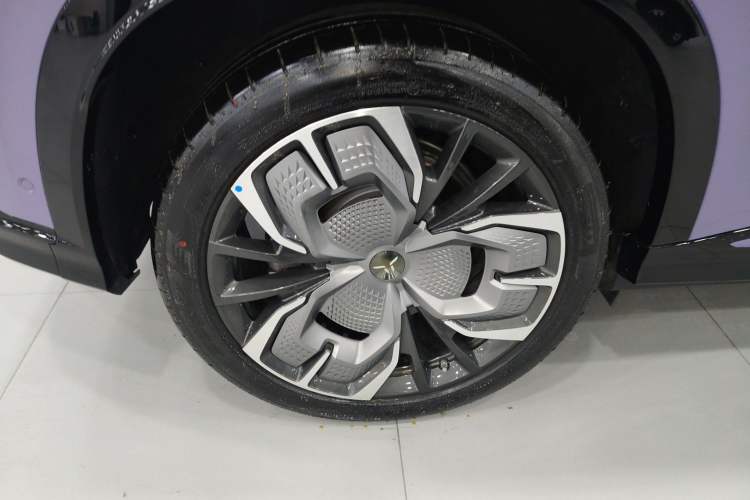 Used Hongqi Tiangong 08 2025 565 Ultra Four-Wheel Drive Version Exterior 5