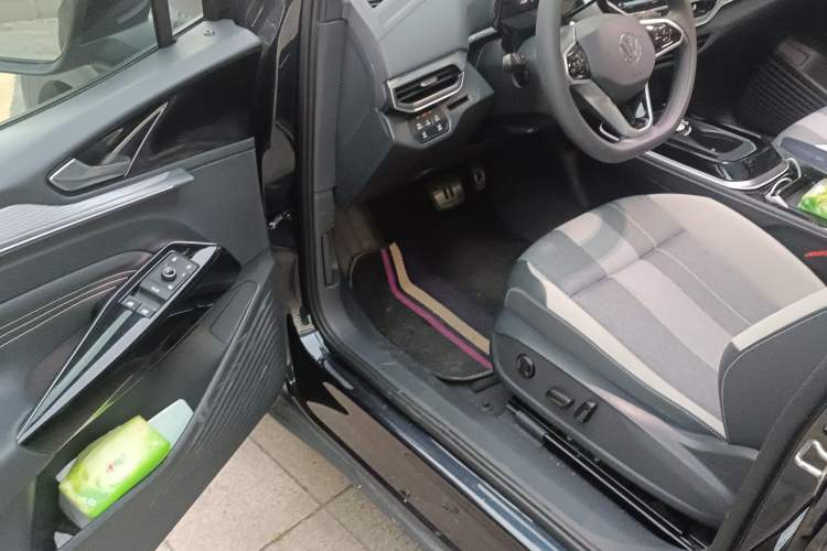 Used Volkswagen ID.4 CROZZ 2022 Pure Edition Limited Edition Interior 3