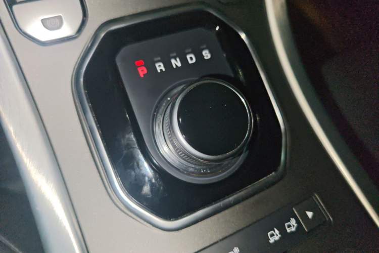 Used Land Rover Range Evoque 2018 240 PS SE Smart Brilliance Edition
