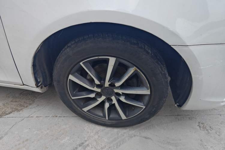 Used Geely Auto Emgrand 2019 Leading Edition 1.5L CVT Upward-Connected Model China VI Standard
