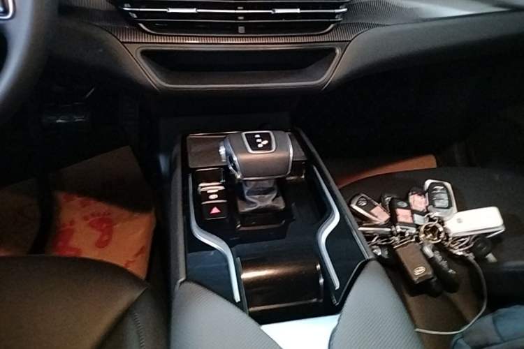 Used Hongqi E-QM5 2022 431 km Charge & Enjoy Edition