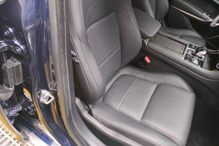 Used Jaguar XFL 2021 XFL 2.0T P250 Two-Wheel-Drive Luxury Deluxe Edition
