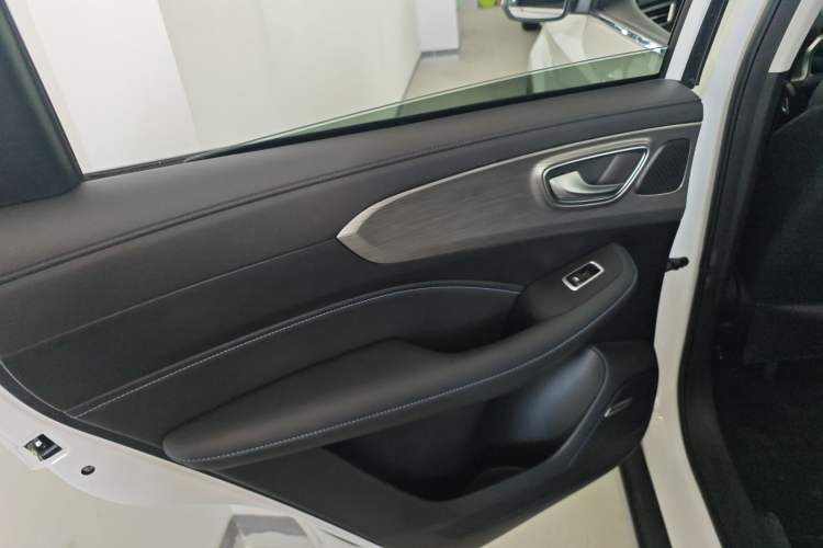 Used Roewe RX5 2022 330TGI Automatic National Style Edition
