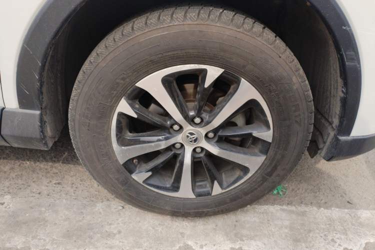 Used Toyota RAV4 2016 2.0L CVT Two-Wheel Drive Smart Edition China V Standard
