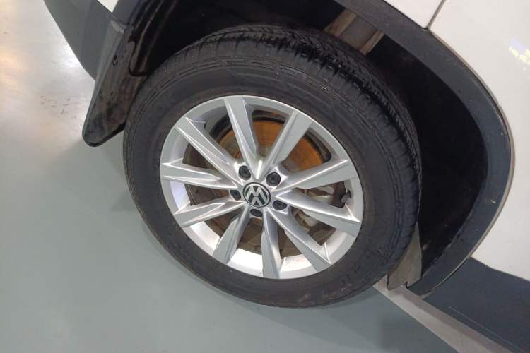 Used Volkswagen Tiguan L 2016 280TSI Automatic Two-Wheel-Drive Silk Road Style Edition
