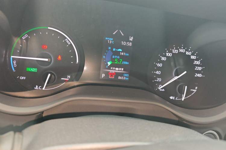 Used Toyota SIENNA 2024 2.5L Hybrid Four-Wheel Drive Prestige Edition Odometer Close Up