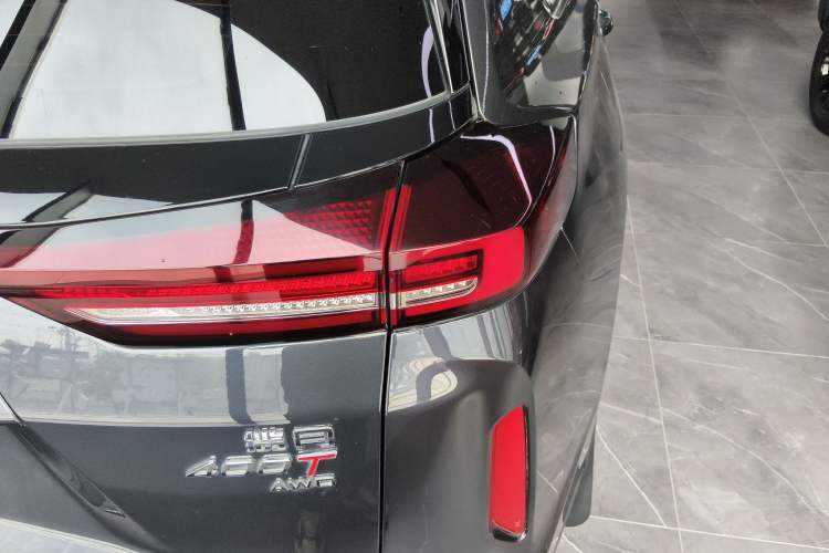 Used EXEED Lanyue 2023 400T Four-Wheel Drive Star Prestige 7-Seater Right Rear Taillight