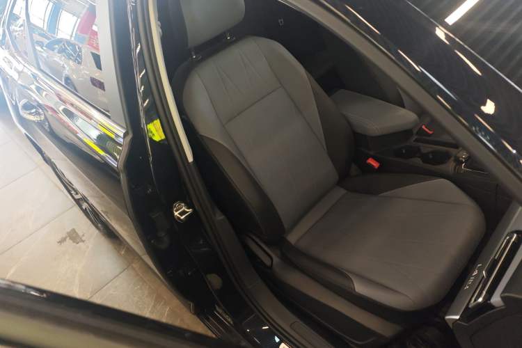 Used Volkswagen Lavida 2024 1.5L Automatic Starry Sky 5 Million Edition Right Front Seat