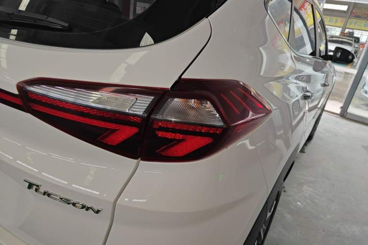 Used Hyundai Tucson 2019 280TGDi Dual-Clutch Two-Wheel Drive Fashion Edition China VI Standard