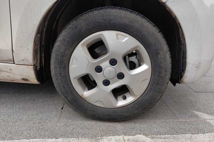 Used Roewe Clever 2021 302km All-Round Version Right Front Wheel Hub