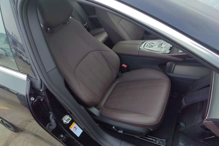 Used CHANGAN NEVO A07 2025 Blue Whale Range-Extending Version 230 Flagship Model Right Front Seat