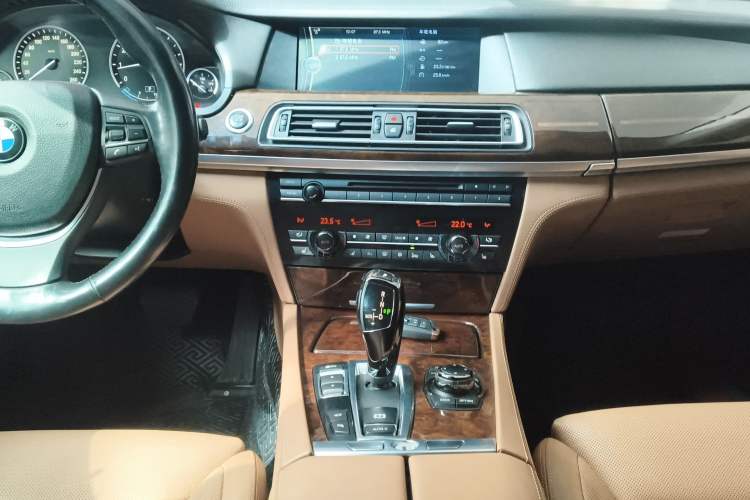 Used BMW 7 Series 2010 760Li Audio And AC Panel