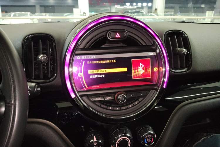 Used MINI Countryman 2018 1.5T COOPER ALL4 Classic Edition Audio And AC Panel