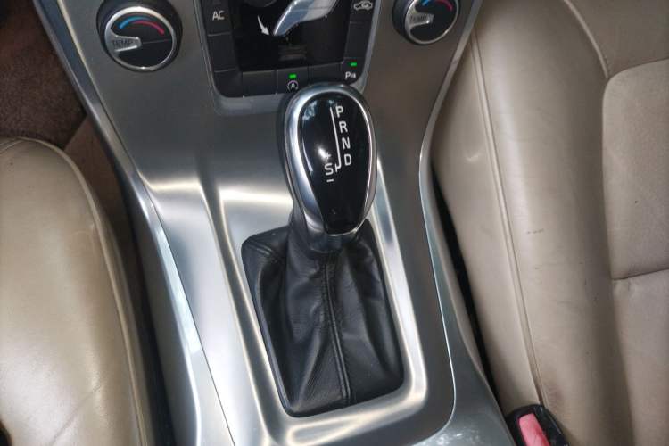 Used Volvo S80L 2014 2.0T T5 Intelligent Luxury Edition