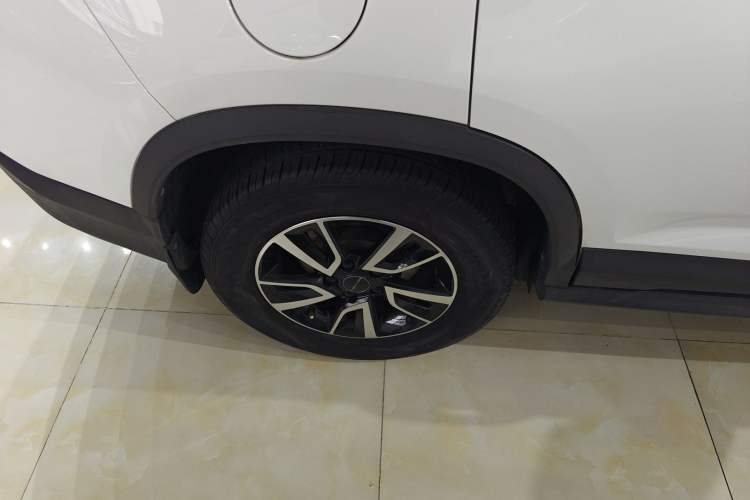 Used FORTHING T5 2021 1.5T Automatic Comfort Version Right Rear Wheel Hub