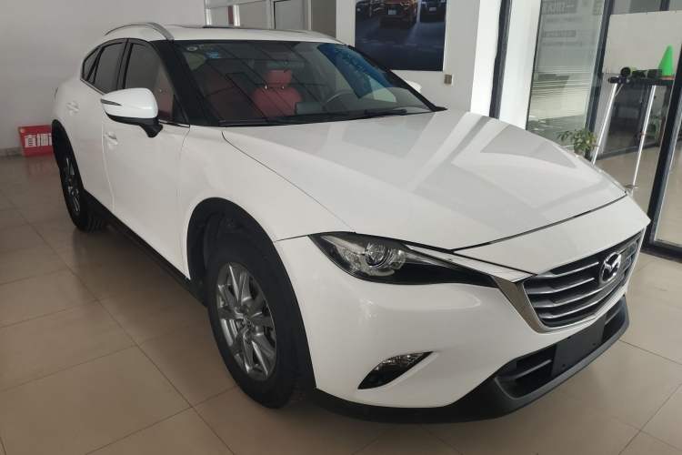 Used Mazda CX-4 2018 2.0L Automatic Two-Wheel Drive Blue Sky Premium Upgrade Version China V Standard Front Right 45 Deg