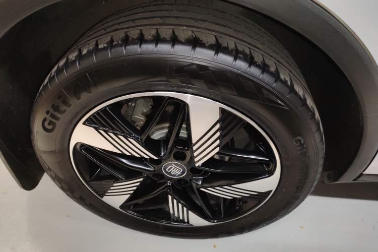 Used BYD Tang New Energy 2024 DM-i Glory Edition 112KM Prestige Model
