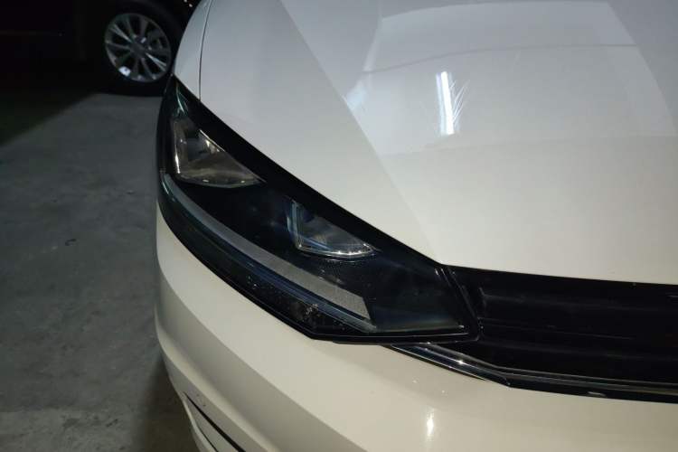 Used Volkswagen Touran 2018 Volkswagen Touran L 280TSI DSG Comfort Edition 7 Seats China V Emission Standard Right Front Headlight