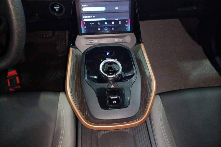 Used Toyota bZ3 2023 517 km Elite PRO Gear Lever