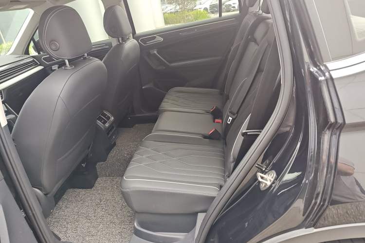 Used Volkswagen Tiguan L 2022 330TSI Automatic Two-Wheel Drive R-Line Enhanced Edition
