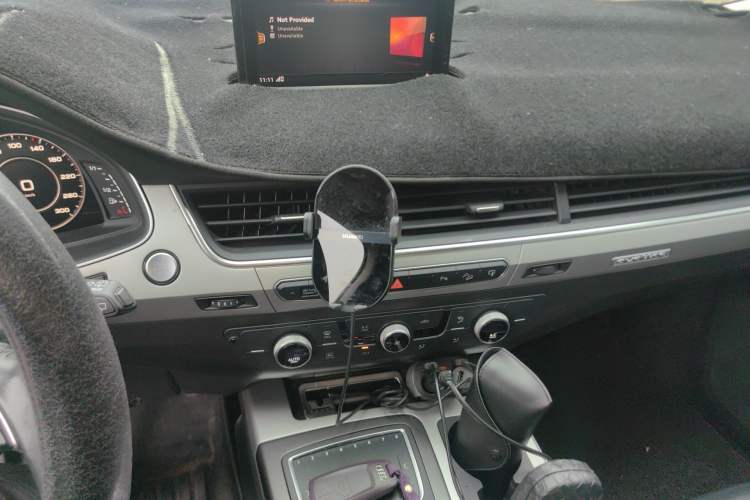 Used Audi Q7 2016 45 TFSI Technology Edition Audio And AC Panel