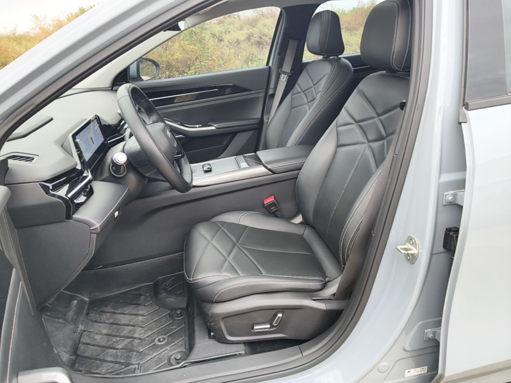Geely Galaxy L6 2024 125km PLUS Dragon Edition — снимка 17