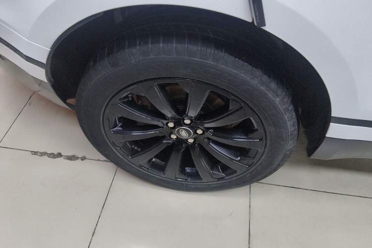 Used Land Rover Range Velar 2018 P380 R-DYNAMIC SE Right Rear Wheel Hub