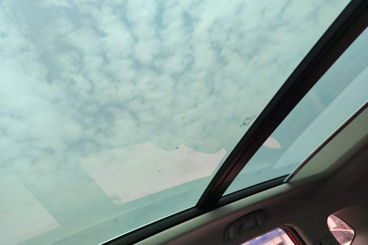 Used Roewe RX5 2016 30T Two-Wheel Drive Automatic Internet Smart Edition