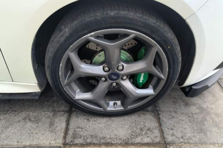 Used Ford Focus 2012 Hatchback 2.0L Automatic Luxury Sport Model
