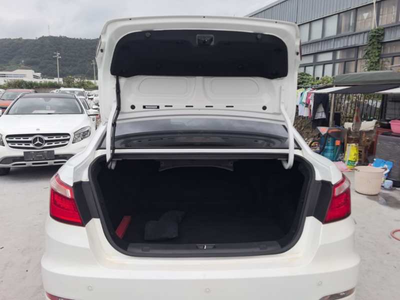 Used CHANGAN Eado 2016 1.6L GDI Automatic JingShang Model — 18