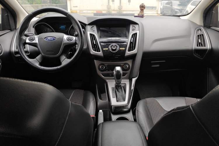 Used Ford Focus 2012 Sedan 1.6L Automatic Fashion Edition